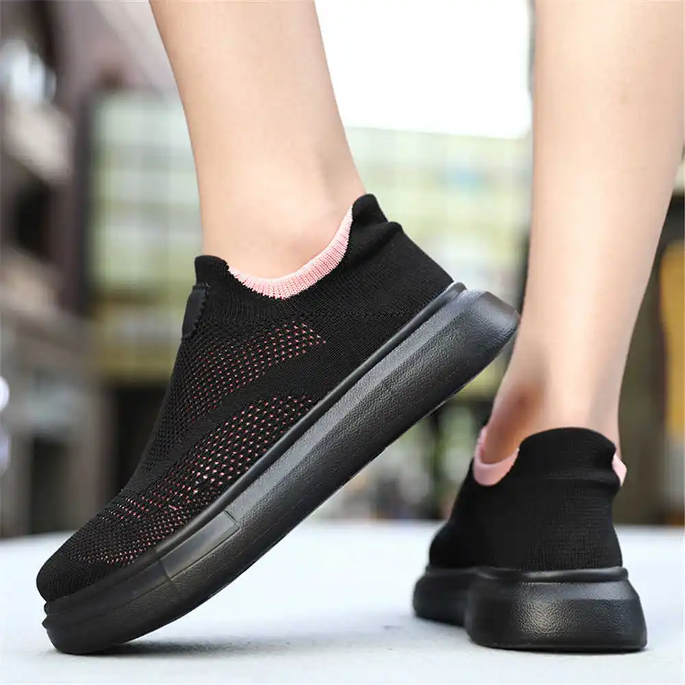 Tech Accessories Gift Ideas - Chaussures à plateforme marron pour femme,