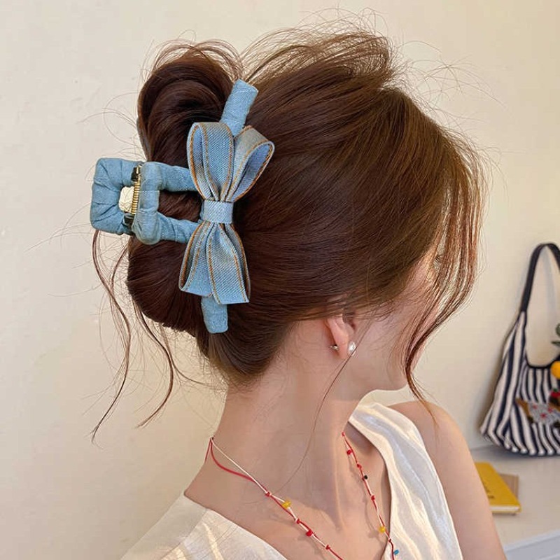Pince à cheveux avec nœud en D - Hi Tech Accessories avis et prix